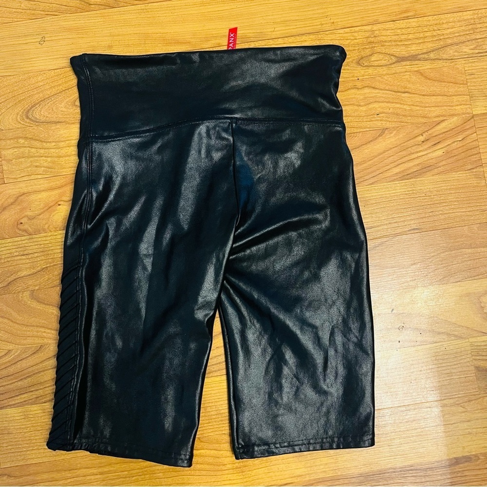 Spanx Faux Leather Black Biker Shorts Medium - Picture 4 of 5